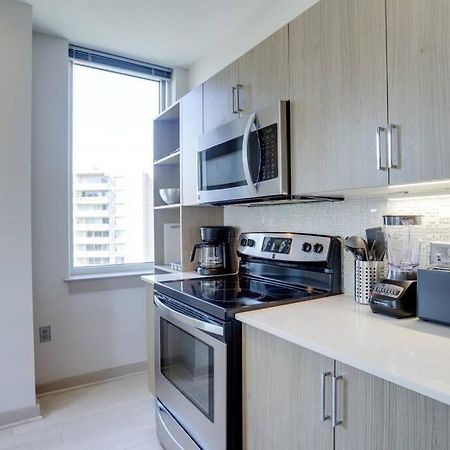 Amazing 2Br Apartment At Crystal City Arlington Exterior photo